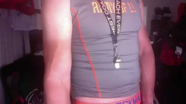 Snapshot of DILFJockDad87 chatting on 25, 10, 2025 DILFJockDad87 online show from 25, 10, 2025