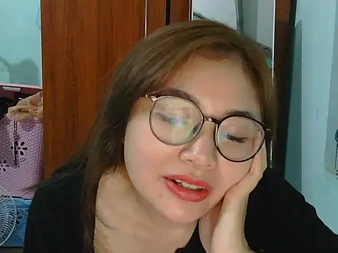 Uhem112 online show from 26, 10, 2025