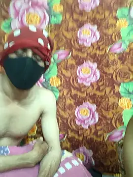 Seducing couple online show from 4, 11, 2025