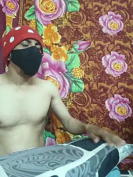 Seducing couple online show from 18, 2, 2026