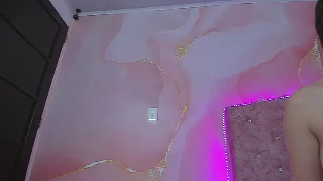 Snapshot of violet_taylor_ chatting on 25, 10, 2025 violet taylor online show from 25, 10, 2025