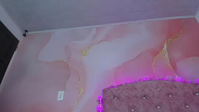 Snapshot of violet_taylor_ chatting on 20, 11, 2025 violet taylor online show from 20, 11, 2025