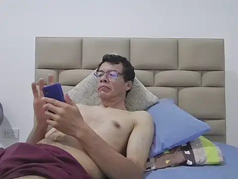 skinnylatino51 online show from 14, 3, 2026