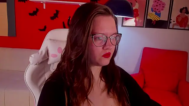 Snapshot of HelenDanvers chatting on 26, 10, 2025 HelenDanvers online show from 26, 10, 2025