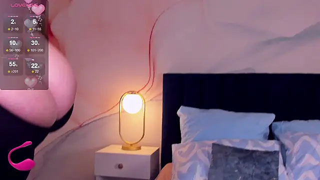 Snapshot of HelenDanvers chatting on 27, 11, 2025 HelenDanvers online show from 27, 11, 2025