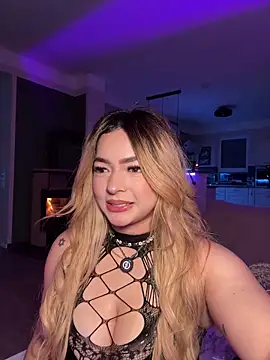 Snapshot of OriannaFox chatting on 17, 12, 2025 OriannaFox online show from 17, 12, 2025