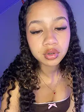 Snapshot of jadee8 chatting on 5, 10, 2025 jadee8 online show from 5, 10, 2025