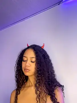 Snapshot of jadee8 chatting on 25, 10, 2025 jadee8 online show from 25, 10, 2025