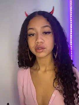 Snapshot of jadee8 chatting on 29, 10, 2025 jadee8 online show from 29, 10, 2025