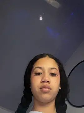 jadee8 online show from 18, 4, 2026