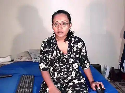 Snapshot of indiansweetflava chatting on 10, 10, 2025 indiansweetflava online show from 10, 10, 2025