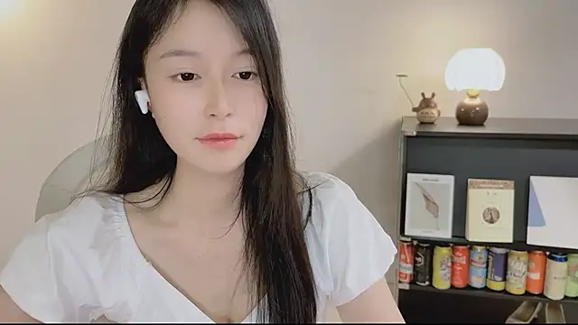Snapshot of Onechestnut chatting on 19, 4, 2026 Onechestnut online show from 19, 4, 2026