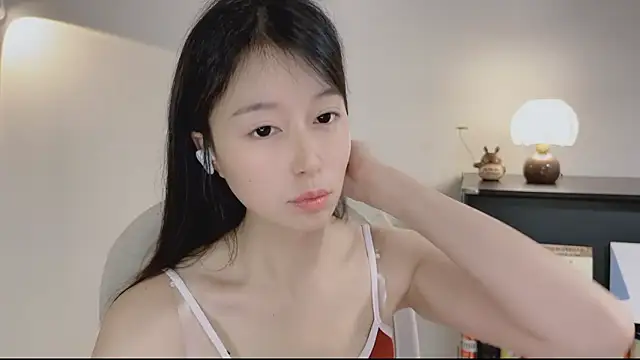 Snapshot of Onechestnut chatting on 20, 4, 2026 Onechestnut online show from 20, 4, 2026