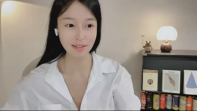 Snapshot of Onechestnut chatting on 23, 4, 2026 Onechestnut online show from 23, 4, 2026