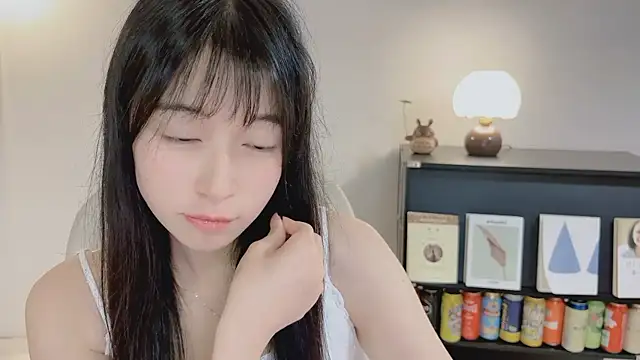 Snapshot of Onechestnut chatting on 10, 5, 2026 Onechestnut online show from 10, 5, 2026