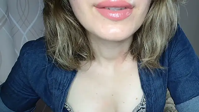 Snapshot of miss__Sophie chatting on 4, 7, 2026 miss Sophie online show from 4, 7, 2026