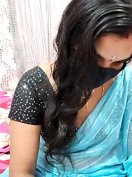 Snapshot of Lalitha-1995 chatting on 13, 1, 2026 Lalitha-1995 online show from 13, 1, 2026