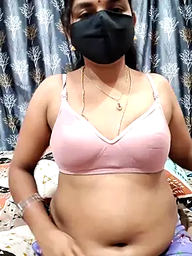 Snapshot of Lalitha-1995 chatting on 12, 2, 2026 Lalitha-1995 online show from 12, 2, 2026