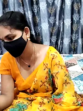 Snapshot of Lalitha-1995 chatting on 26, 2, 2026 Lalitha-1995 online show from 26, 2, 2026