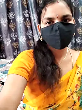 Snapshot of Lalitha-1995 chatting on 7, 3, 2026 Lalitha-1995 online show from 7, 3, 2026