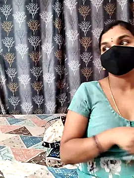 Snapshot of Lalitha-1995 chatting on 22, 3, 2026 Lalitha-1995 online show from 22, 3, 2026