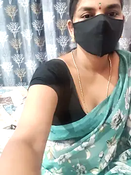 Snapshot of Lalitha-1995 chatting on 4, 4, 2026 Lalitha-1995 online show from 4, 4, 2026