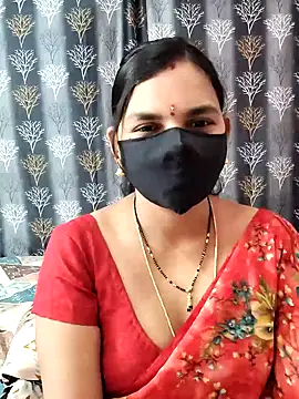 Snapshot of Lalitha-1995 chatting on 13, 4, 2026 Lalitha-1995 online show from 13, 4, 2026