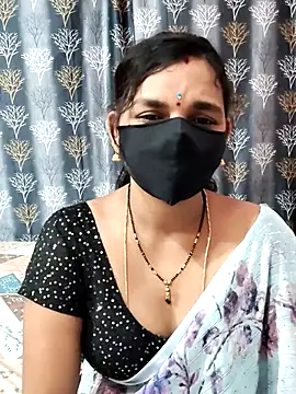 Snapshot of Lalitha-1995 chatting on 14, 4, 2026 Lalitha-1995 online show from 14, 4, 2026