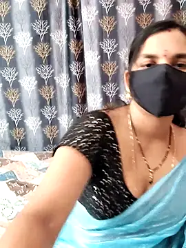 Snapshot of Lalitha-1995 chatting on 15, 4, 2026 Lalitha-1995 online show from 15, 4, 2026