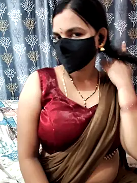 Snapshot of Lalitha-1995 chatting on 16, 4, 2026 Lalitha-1995 online show from 16, 4, 2026