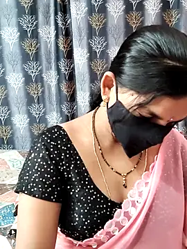 Snapshot of Lalitha-1995 chatting on 17, 4, 2026 Lalitha-1995 online show from 17, 4, 2026