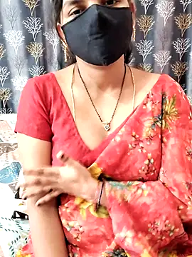 Snapshot of Lalitha-1995 chatting on 22, 4, 2026 Lalitha-1995 online show from 22, 4, 2026