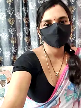 Snapshot of Lalitha-1995 chatting on 23, 4, 2026 Lalitha-1995 online show from 23, 4, 2026