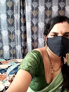 Snapshot of Lalitha-1995 chatting on 25, 4, 2026 Lalitha-1995 online show from 25, 4, 2026