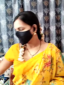 Snapshot of Lalitha-1995 chatting on 28, 4, 2026 Lalitha-1995 online show from 28, 4, 2026