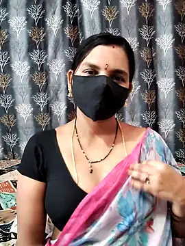 Snapshot of Lalitha-1995 chatting on 12, 5, 2026 Lalitha-1995 online show from 12, 5, 2026
