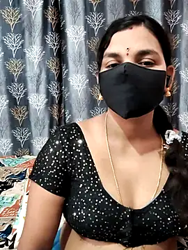 Snapshot of Lalitha-1995 chatting on 21, 5, 2026 Lalitha-1995 online show from 21, 5, 2026