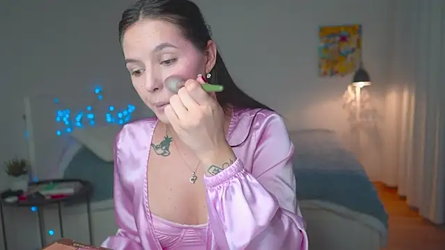 EwelynScott online show from 19, 10, 2025