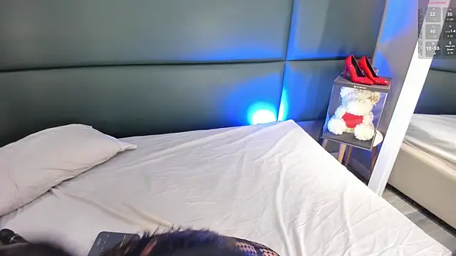 alexamonroe  online show from 15, 9, 2025