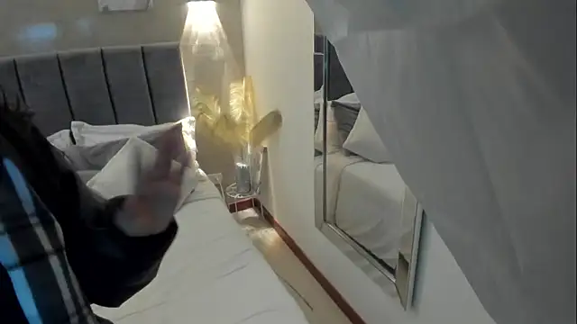 Lunaa bellaa online show from 17, 1, 2026