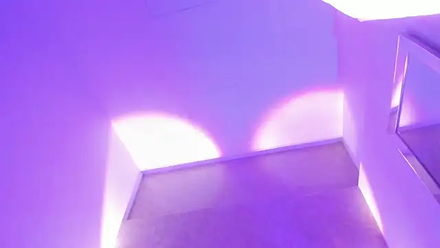 Lunaa bellaa online show from 8, 4, 2026