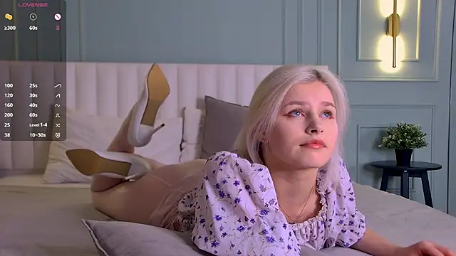 SandyShayes online show from 4, 12, 2025