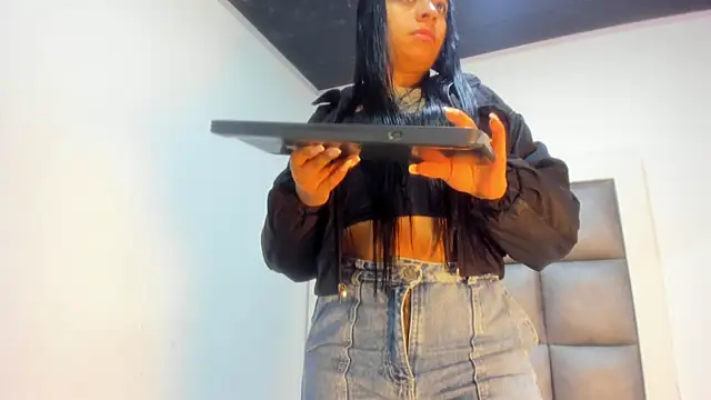 Snapshot of Mia_lopez__ chatting on 10, 10, 2025 Mia lopez online show from 10, 10, 2025