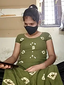 Snapshot of ranisanthutelugu chatting on 8, 11, 2025 ranisanthutelugu online show from 8, 11, 2025