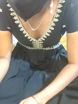 Snapshot of ranisanthutelugu chatting on 13, 11, 2025 ranisanthutelugu online show from 13, 11, 2025