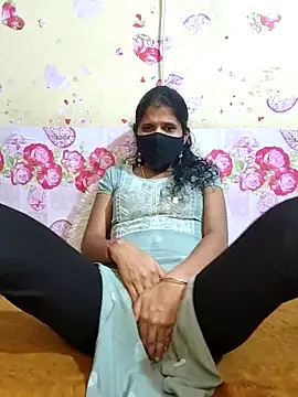 Snapshot of ranisanthutelugu chatting on 23, 11, 2025 ranisanthutelugu online show from 23, 11, 2025