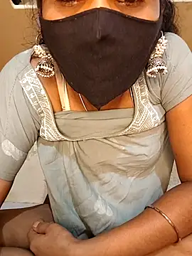 Snapshot of ranisanthutelugu chatting on 28, 11, 2025 ranisanthutelugu online show from 28, 11, 2025