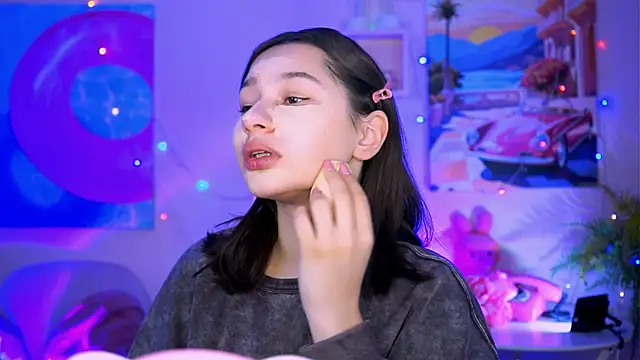 KimClarks  online show from 13, 11, 2025