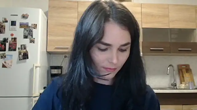 Silviaa a online show from 4, 10, 2025