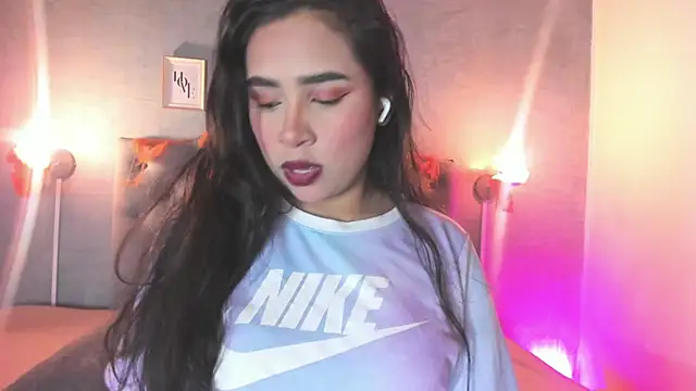 Snapshot of GiannaSlimJB chatting on 3, 10, 2025 GiannaSlimJB online show from 3, 10, 2025